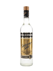 Stolichnaya Gold Super Premium Vodka Gold Filtered 70cl / 40%