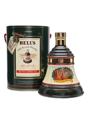 Bell's Decanter Christmas 1991 Ceramic Decanter 70cl / 40%