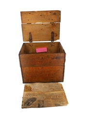 Johnnie Walker Red Label Wooden Crate Made 1950s 29cm x 31cm x 38cm