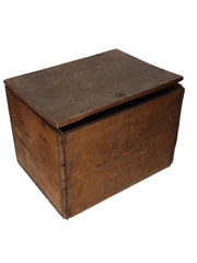 Johnnie Walker Kilmarnock Whisky Wooden Crate  29cm x 30cm x 39cm