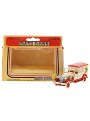 Stag Whisky 1933 Packard Town Van Lledo Collectibles - Models of Days Gone 8.5cm x 3cm x 3.5cm