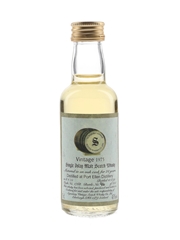 Port Ellen 1975 24 Year Old Bottled 1999 - Signatory Vintage 5cl / 43%