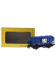 Johnnie Walker Bulk Grain Hopper Wagon Trix Trains No.1680 