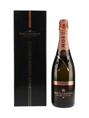 Moet & Chandon Rose 2000