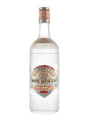 Sir Robert Burnett's White Satin Gin Spring Cap Bottled 1950s - Ferraretto 75cl