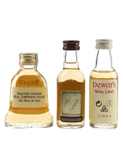Bell's Extra Special, Chivas Regal 12 Year Old & Dewar's White Label Bottled 1980s-1990s 3 x 5cl / 40%