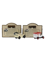 Beefeater Dry Gin Morris Van & Gordon's Gin Morris Van Lledo Collectibles - The Bygone Days Of Road Transport 2 x 8cm x 4.5cm x 3.5cm