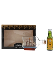 Cutty Sark Ship-In-A-Bottle Gift Pack - Gift Collection Southbank 5cl / 40%