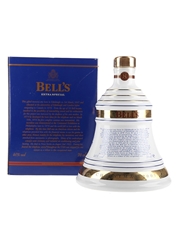 Bell's Christmas 2001 Ceramic Decanter 8 Year Old - Alexander Graham Bell 70cl / 40%