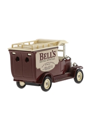 Bell's Bull Nose Morris Van Lledo Collectibles - The Bygone Days Of Road Transport 7.5cm x 4.5cm x 3.5cm