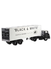 Buchanan's Black & White Box Trailer Corgi Classics - Whisky Collection 26cm x 7cm x 5cm