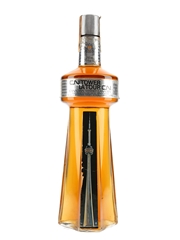 CN Tower La Tour CN 1971 McGuinness Distillers Limited 71cl / 40%