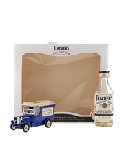 Teacher's Highland Cream & Bull Nose Morris Van Gift Pack Lledo Collectibles 5cl / 40%