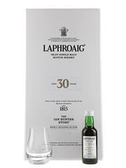 Laphroaig 30 Year Old The Ian Hunter Story - Book 2: Building an Icon 5cl / 48.2%