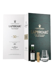 Laphroaig 30 Year Old The Ian Hunter Story - Book 2: Building an Icon 5cl / 48.2%