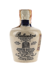 Ballantine's 10 Year Old Ceramic Decanter Bottled 1940s-1950s - 21 Brands Inc 4.7cl / 43%