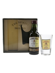Jameson 12 Year Old Irish Whiskey & Shot Glass 5cl / 40%