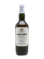 Black & White Spring Cap Bottled 1960s 75cl / 40%