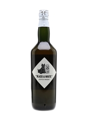 Black & White Spring Cap Bottled 1960s 75cl / 40%