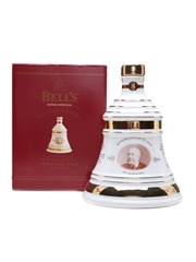 Bell's Decanter 8 Year Old Christmas 2000 Ceramic Decanter 70cl / 40%