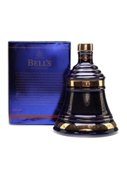 Bell's Decanter 8 Year Old Christmas 2004 Ceramic Decanter 70cl / 40%