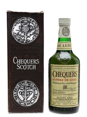 Chequers Superb De Luxe Bottled 1970s 75.7cl / 40%