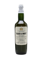 Black & White Spring Cap Bottled 1960s 75.7cl / 40%