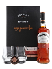 Bowmore 15 Year Old Darkest Glass & Stopper Pack 70cl / 43%