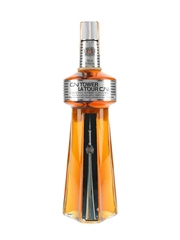 CN Tower La Tour CN 1970 McGuinness Distillers Limited 71cl / 40%