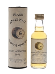 Highland Park 1975 21 Year Old Bottled 1996 - Signatory Vintage 5cl / 52.9%