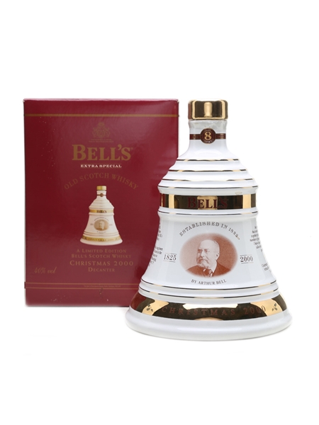 Bell's Decanter 8 Year Old Christmas 2000 Ceramic Decanter 70cl / 40%