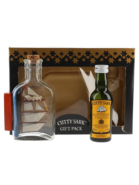 Cutty Sark Blended Scots Whisky With Ship In A Bottle Gift Pack 5cl / 40%