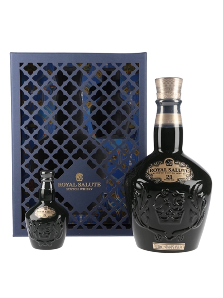 Royal Salute 21 Year Old The Regent's Banquet - Festive Gift Pack 70cl & 5cl / 40%