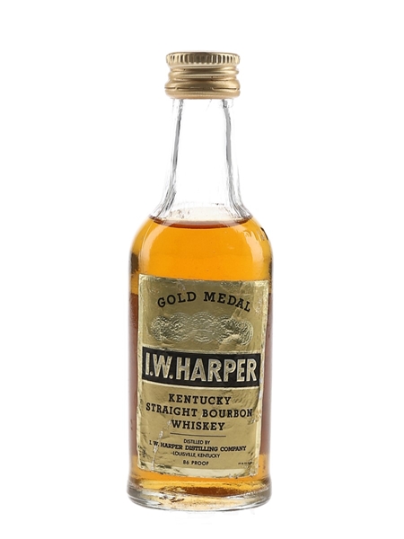 I W Harper 4 Year Old Gold Medal Bottled 1970s-1980s 5cl / 43%