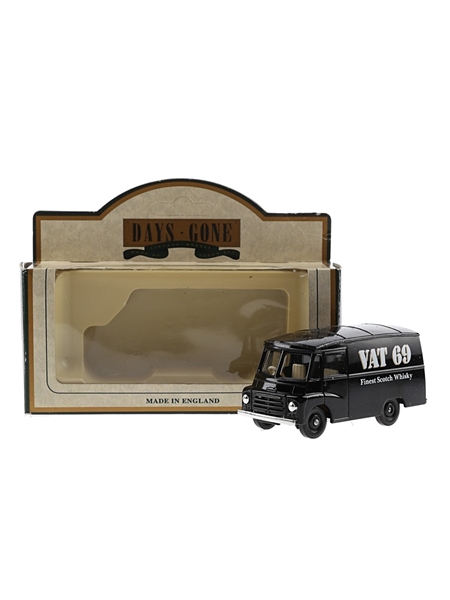 VAT 69 Model 1959 Morris LD 150 Van Lledo Collectibles - Days Gone 9cm x 4cm x 3cm