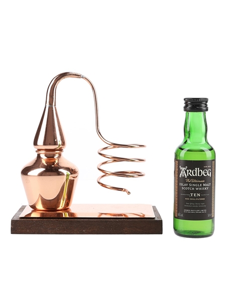 Ardbeg 10 Year Old With Copper Pot Still Presentation Stand  5cl / 46%