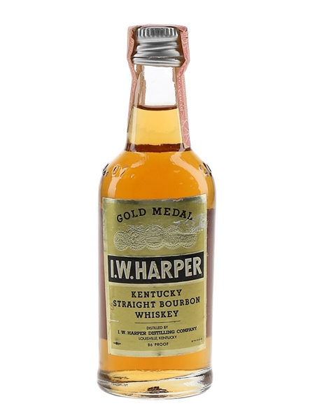 IW Harper 4 Year Old Bottled 1970s 5cl / 43%