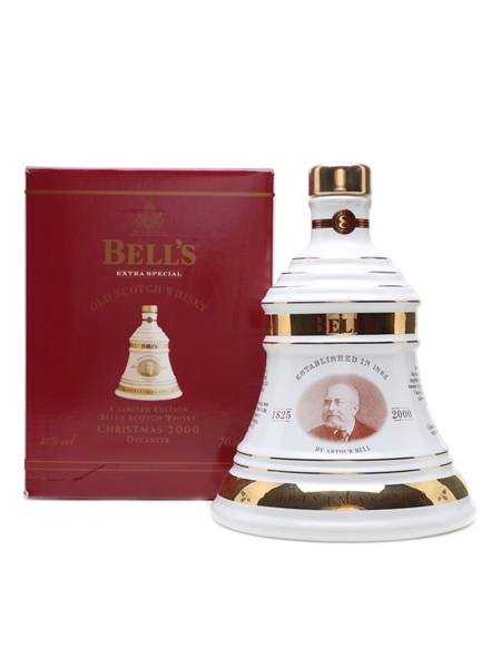 Bell's Decanter 8 Year Old Christmas 2000 Ceramic Decanter 70cl / 40%