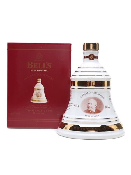 Bell's Decanter 8 Year Old Christmas 2000 Ceramic Decanter 70cl / 40%