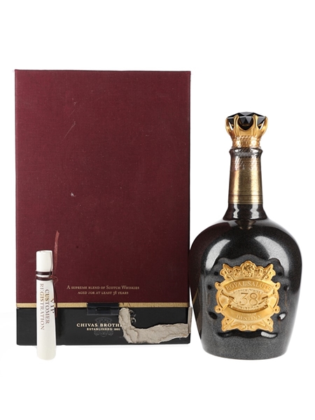 Royal Salute 38 Year Old Bottled 2005 - Stone Of Destiny 70cl / 40%