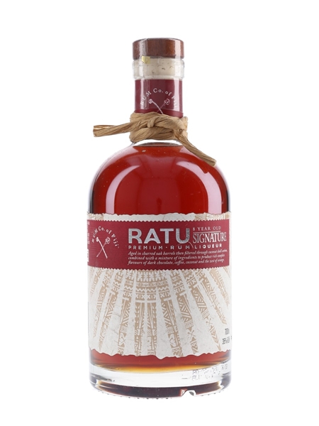 Ratu 8 Year Old Signature Premium Rum Liqueur Fiji Rum 70cl / 35%