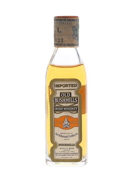 Old Bushmills White Label Bottled 1960s-1970s - Pedro Domecq 4.7cl / 43%