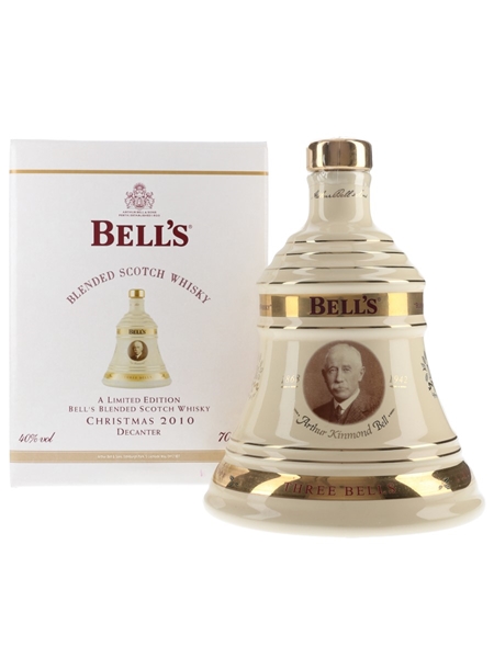 Bell's Christmas 2010 Ceramic Decanter Arthur Kinmond Bell 70cl / 40%