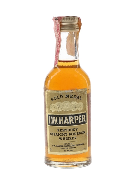 I W Harper 4 Year Old Gold Medal Bottled 1970s-1980s 5cl / 43%