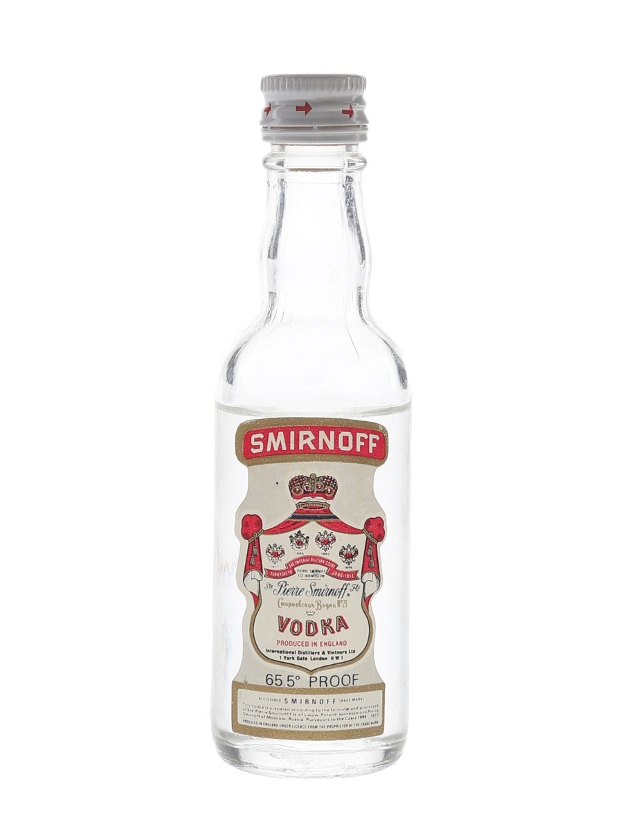 Smirnoff Red Label Vodka Bottles 1970s - International Distillers & Vinteners Ltd. 5cl / 37.5%