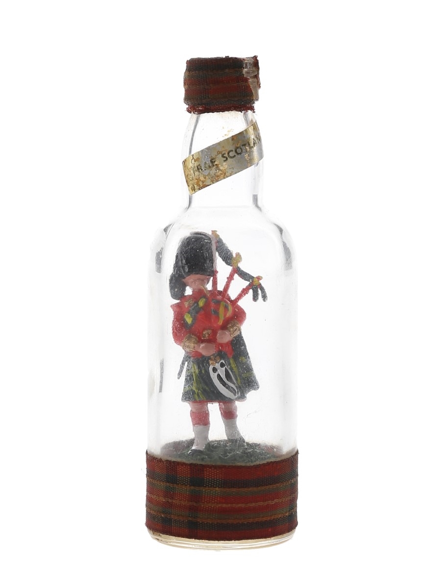 Frae Scotland Highland Piper Man  