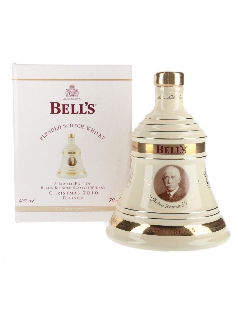 Bell's Christmas 2010 Ceramic Decanter Arthur Kinmond Bell 70cl / 40%
