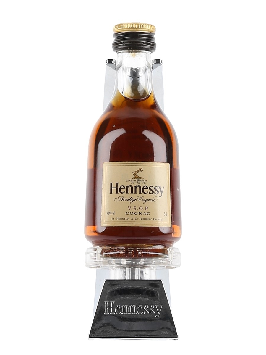 Hennessy VSOP Privilege With Rocking Stand  5cl / 40%