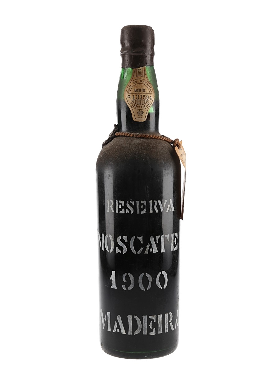 D'Oliveiras Reserva Moscatel 1900 Madeira Over 70 Years - Bottled 1975 70cl / 19%