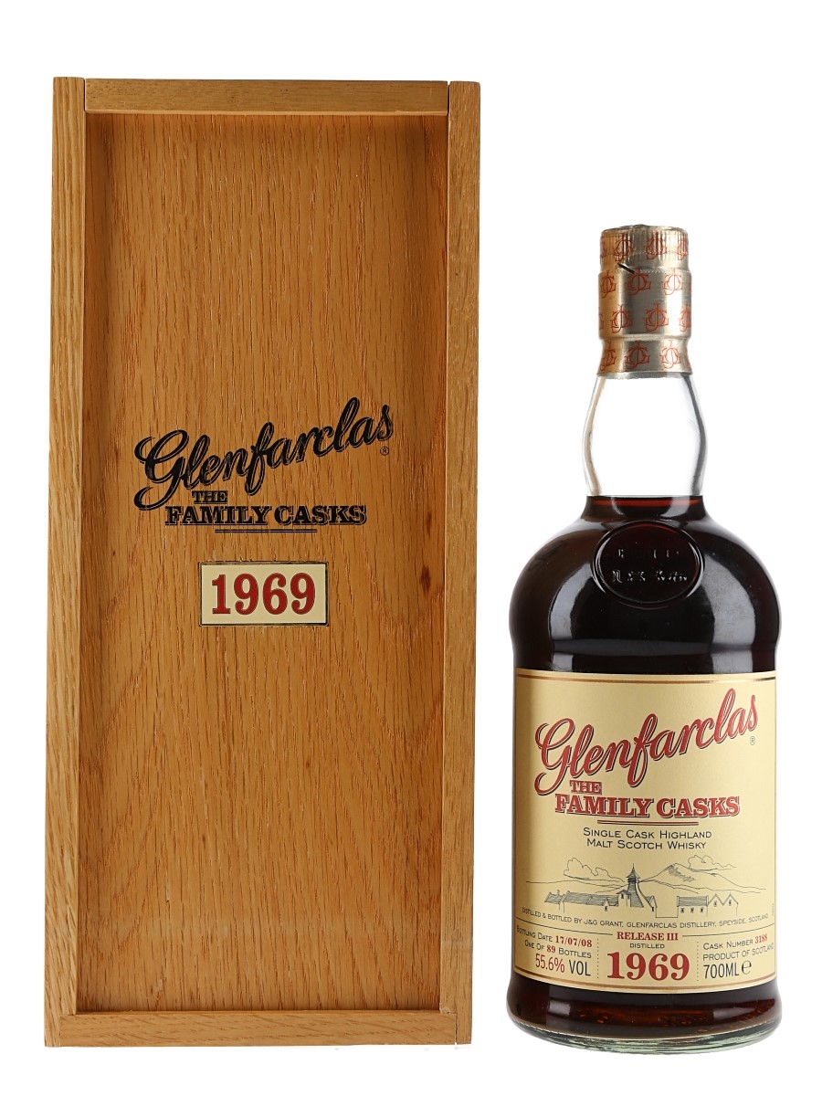Glenfarclas 1969 The Family Casks Bottled 2008 - Release III 70cl / 55.6%